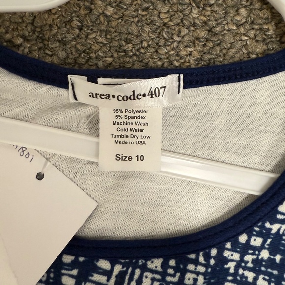 NWT Area Code 407 Size 10 Long Sleeve Navy Blue Pattern Sheath Dress - Picture 4 of 4